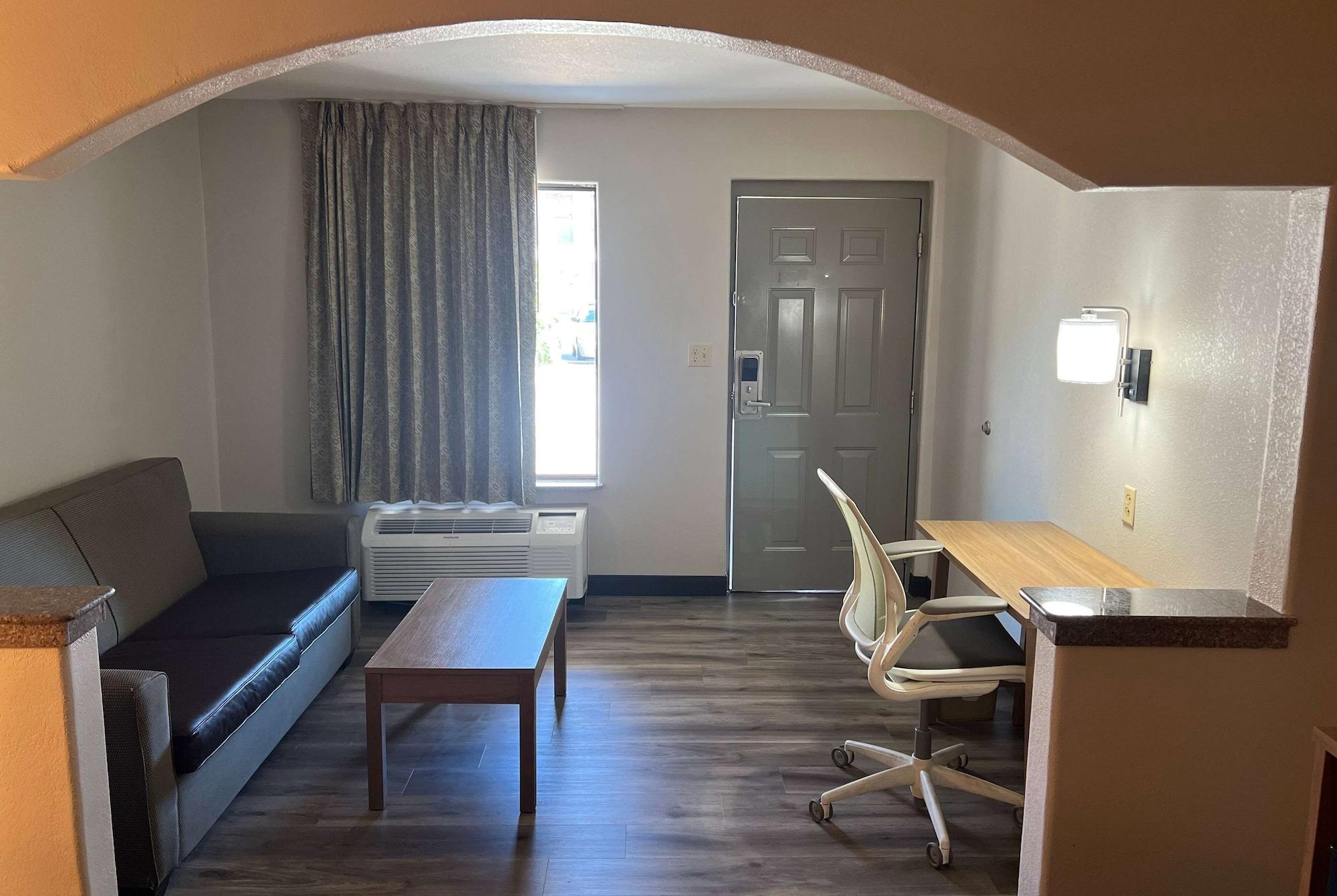 Days Inn & Suites By Wyndham Opelousas Exterior photo