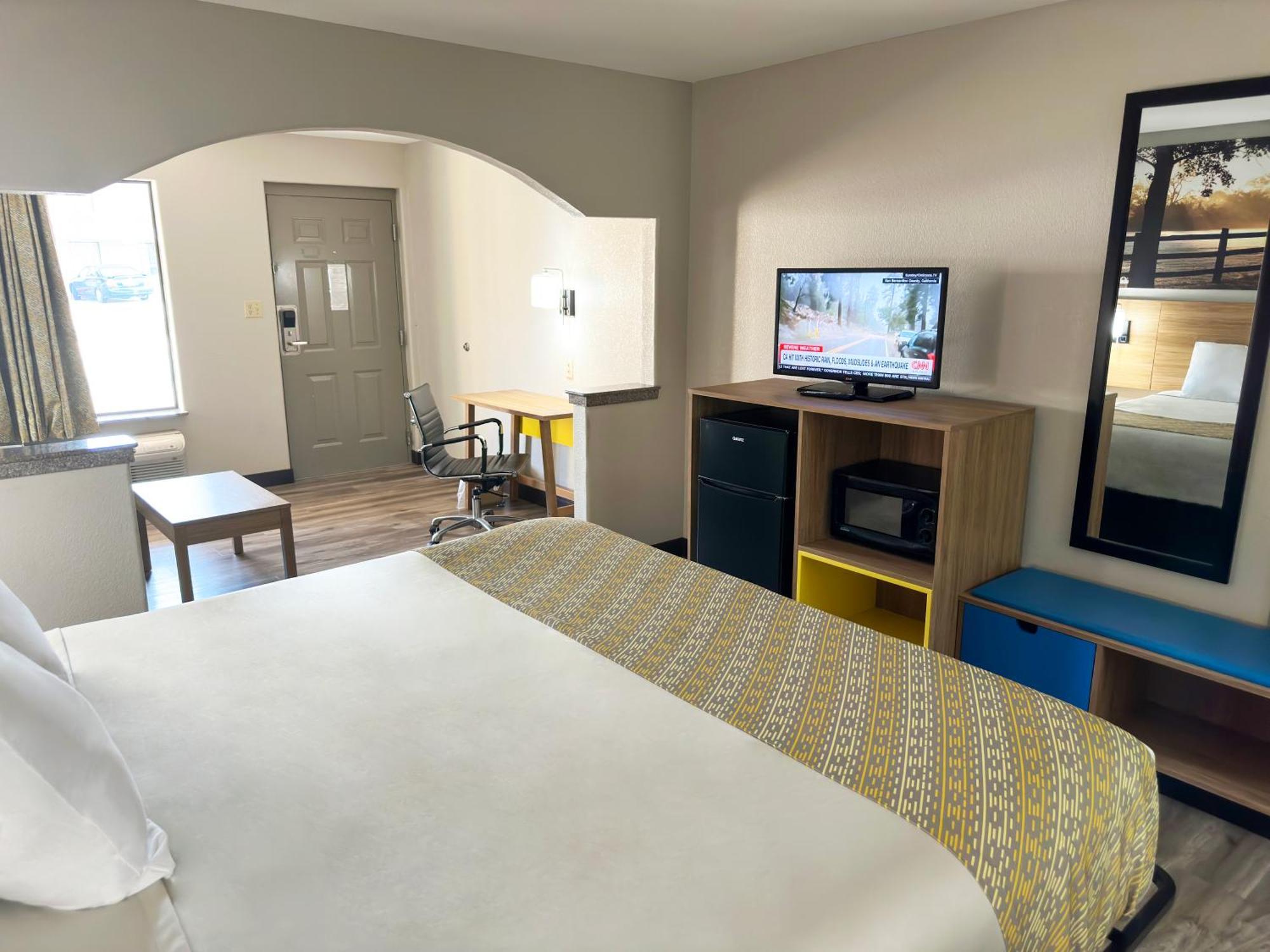 Days Inn & Suites By Wyndham Opelousas Exterior photo